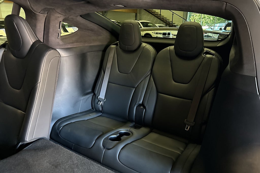 Tesla Model X Ludicrous Performance 7-sits 611hk