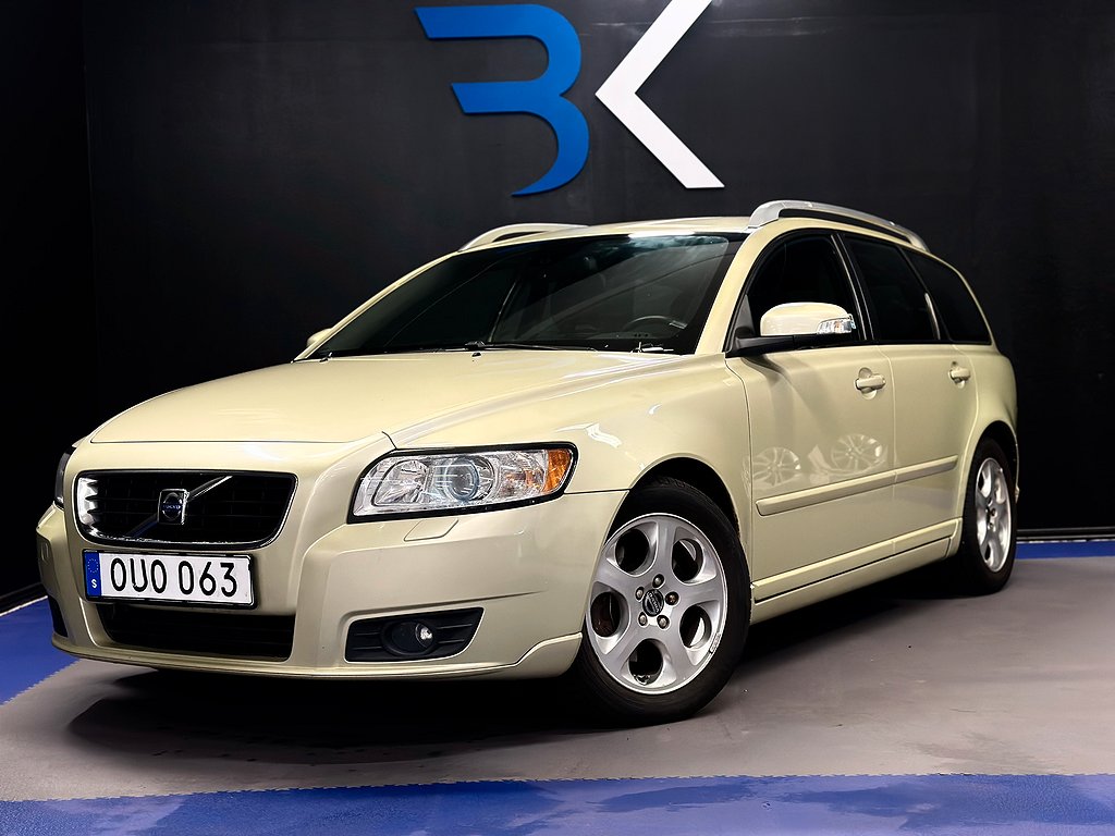 Volvo V50 2.4 Summum | Automat| Dragkrok| P-Sensorer