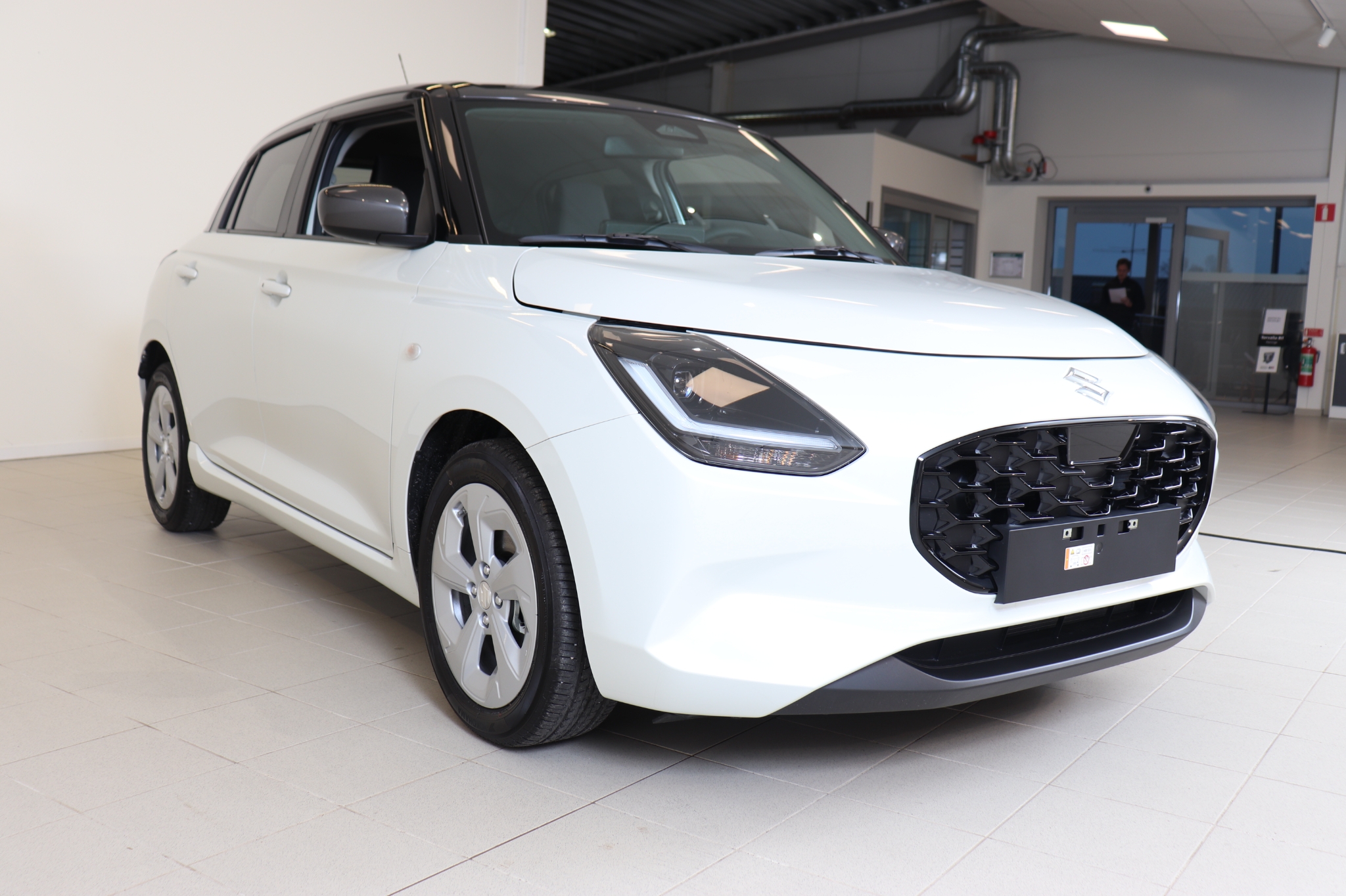 Suzuki Swift 1.2 Hybrid AUT Select 83hk 2026, bild 3/44