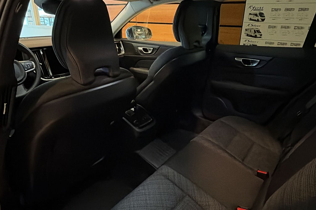 Volvo V60 Recharge T6 AWD Aut Core Edition V-hjul Värmare Kamera  miniatyr 13