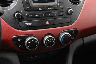 Halvkombi Hyundai i10 18 av 21