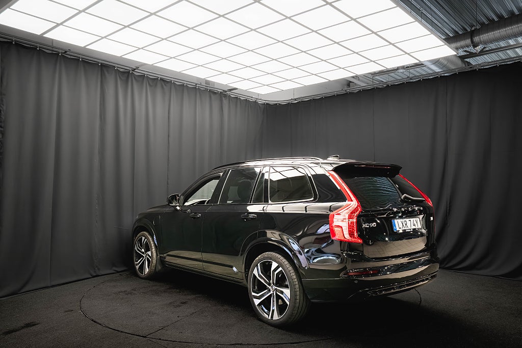 Volvo XC90 Recharge T8 AWD ULTIMATE DARK 7-sits B&W LUFT DRAG MOMS