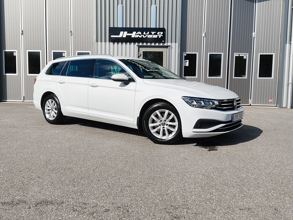Volkswagen Passat Sportscombi 1.5 TSI Bensin värmare Drag Backkamera 