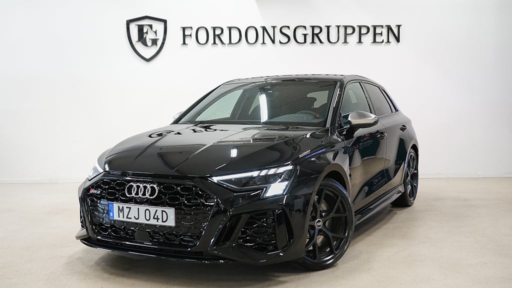 Audi RS3 Sportback / B&O / RS Designpaket / SE SPEC