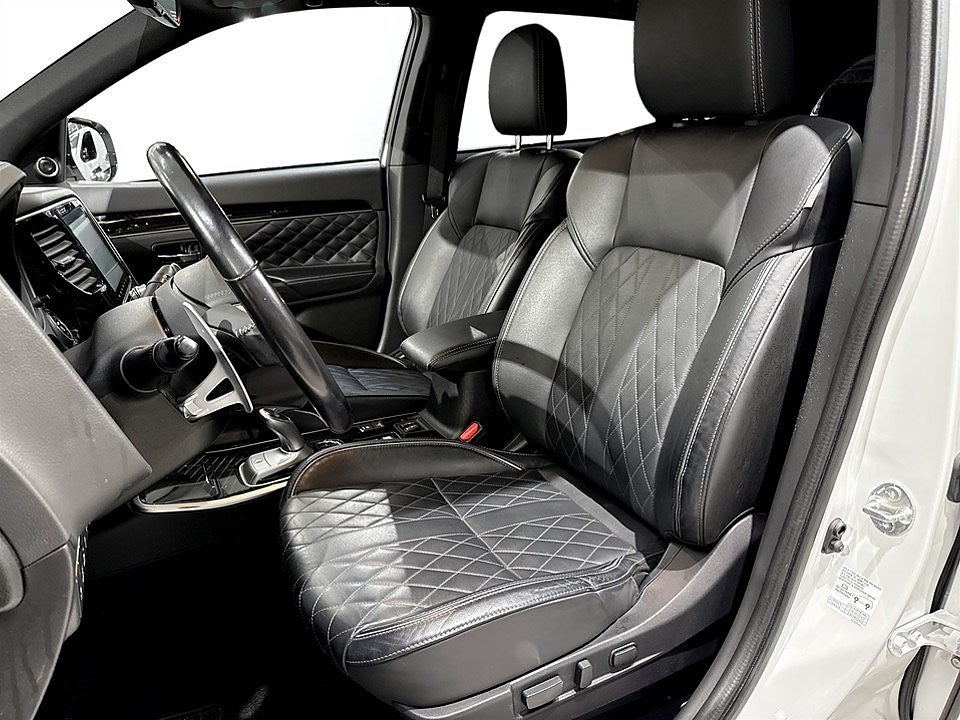 Bild på Mitsubishi Outlander S-Edition PHEV 224hk Aut 4WD - B-KAMERA,ELSTOL,NAV