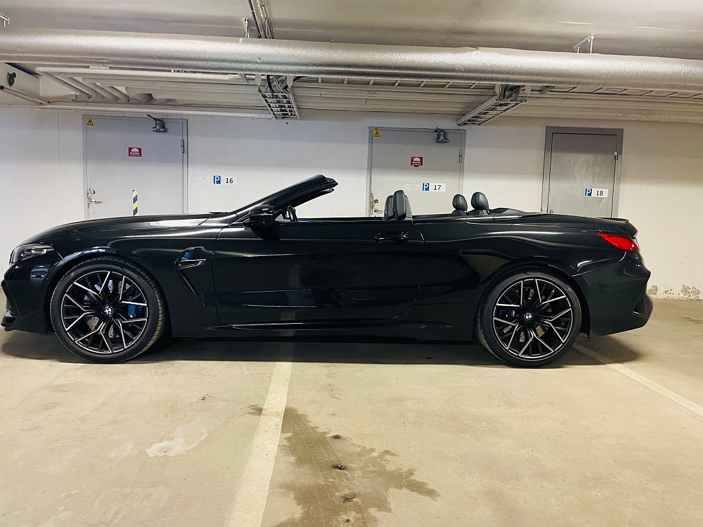 BMW M8 Cab Competition  x-Drive  HUD B&W  Nightvision 626 HK