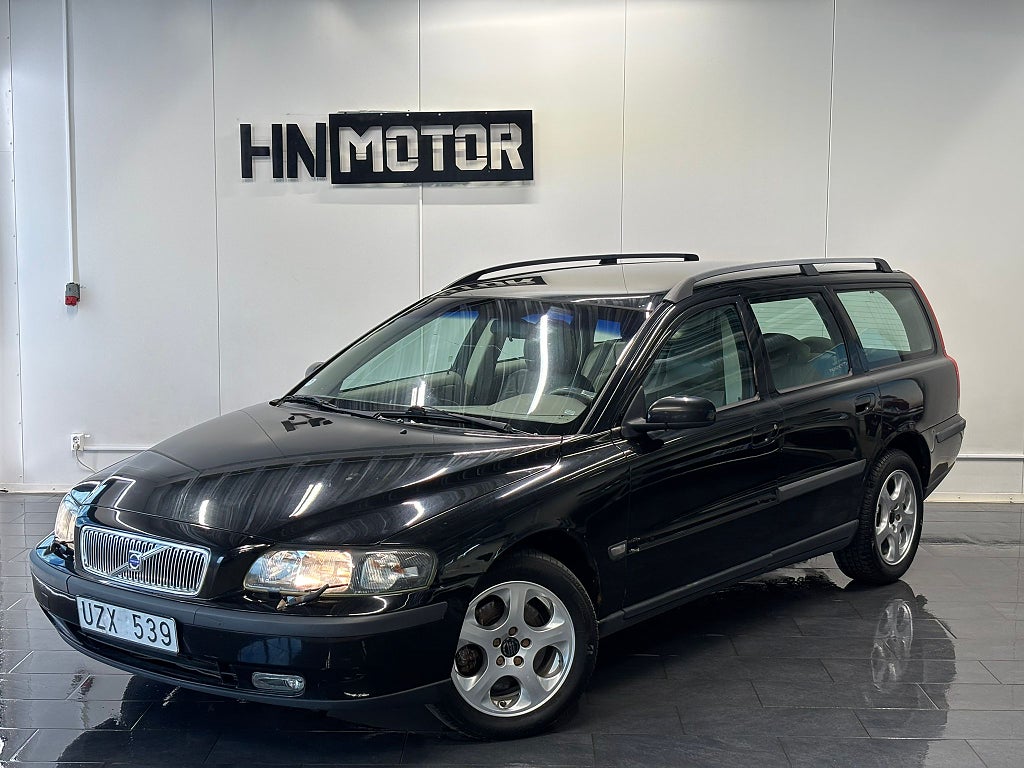 Volvo V70 2.5T AWD Business |3Brukare|DRAG|Skinn|NyBess|NyServ|