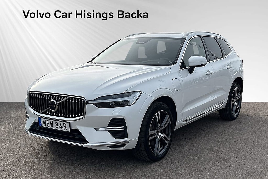 Volvo XC60 Recharge T6 Core Edition | Drag | Pano