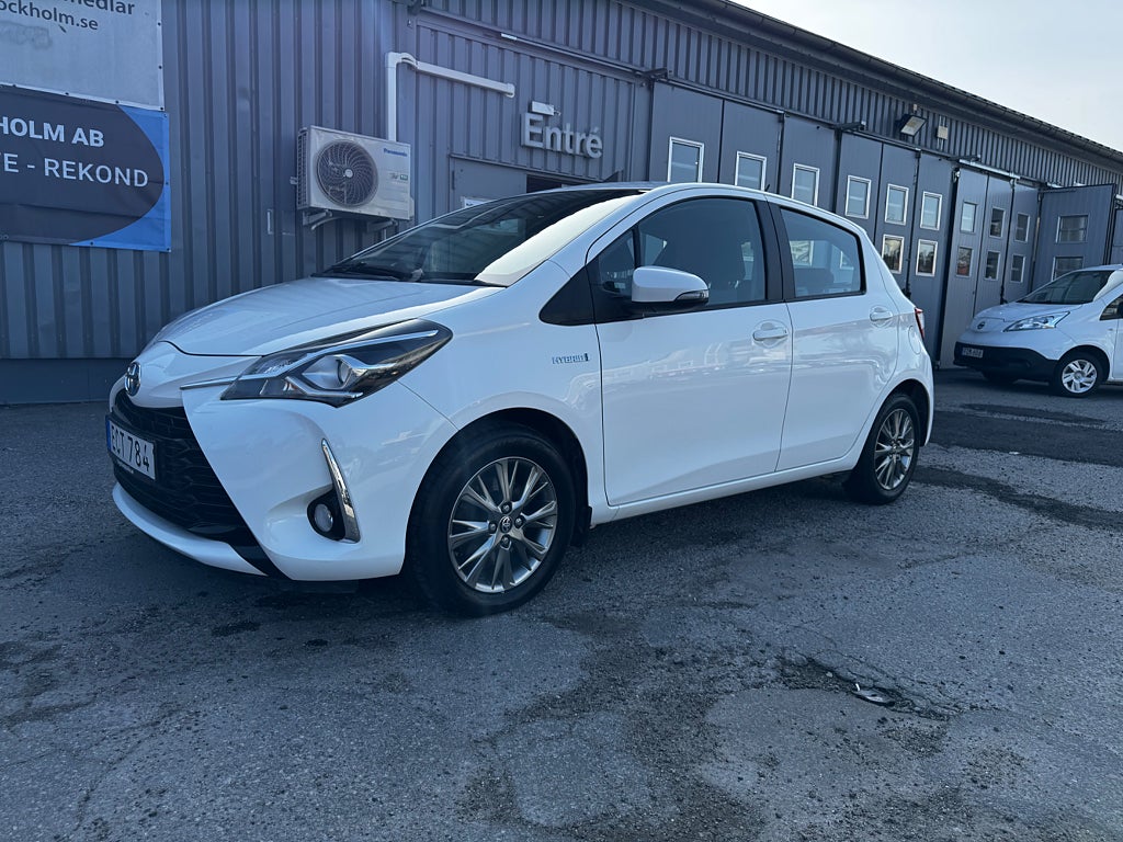 Toyota Yaris Hybrid e-CVT Auto Active B-kamera Leasingbar Euro 6