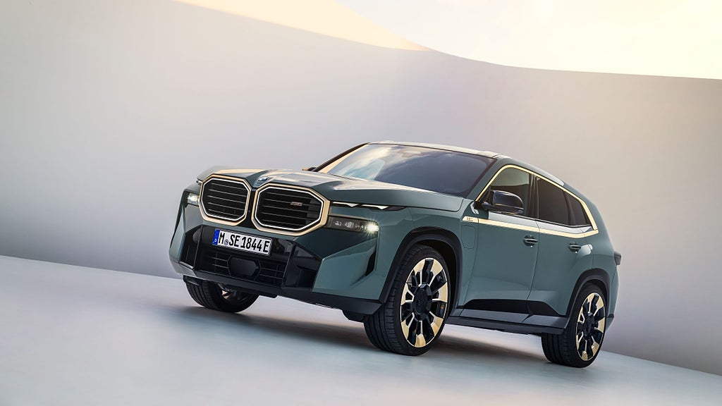 BMW XM har en V8-motor som kompletteras av ett batteri på 29,5 kWh. Foto: BMW