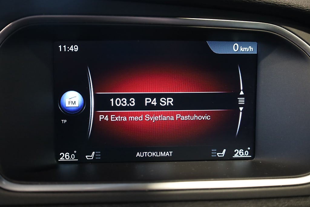 Volvo V40 T3 AUT Momentum | Värmare | PDC | Bluetooth |