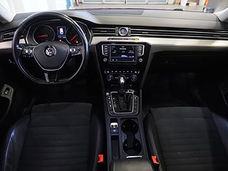 Kombi Volkswagen Passat 16 av 23