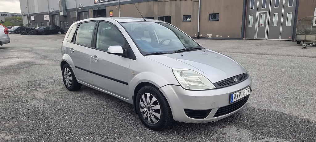 Ford Fiesta 5-dörrar 1.3 , Nybesiktigad. AC, 
