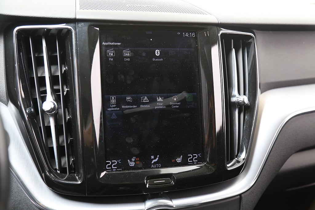 Volvo XC60 Recharge T6 Inscription Exp AWD Pano H/K Drag Leasbar 2021