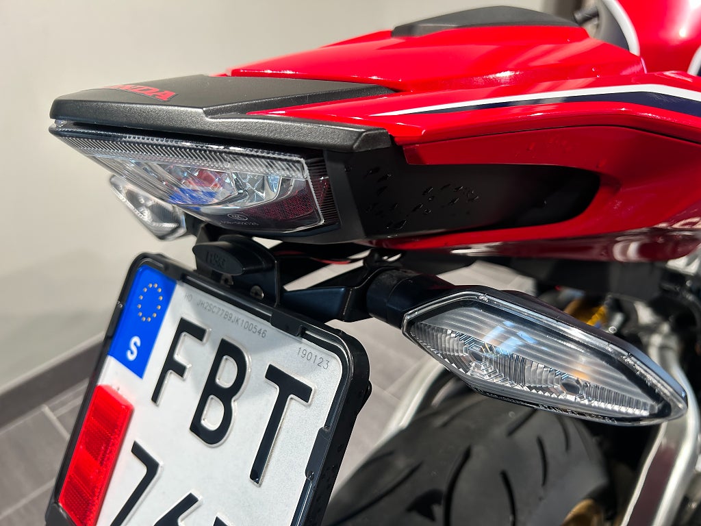 Honda CBR1000RR SP1 /3,45%/860mil/Yoshimura/Quickshifter