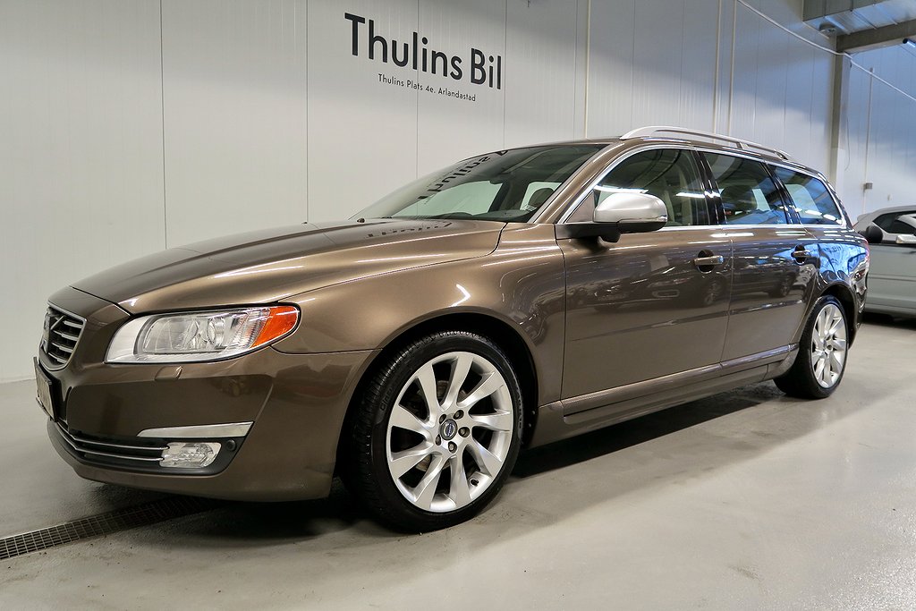 Volvo V70 D4 Summum Aut / Navi / Lucka / VOC / Drag