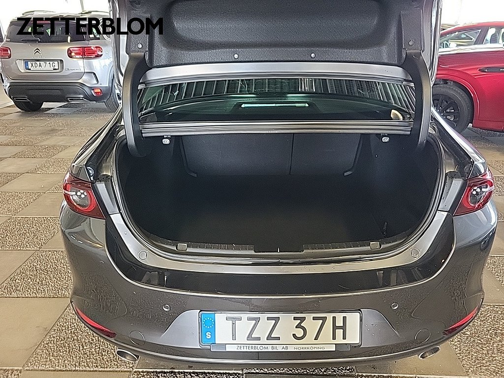 Sedan Mazda 3 6 av 13