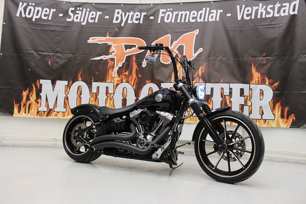 Harley-Davidson Breakout FXSB103