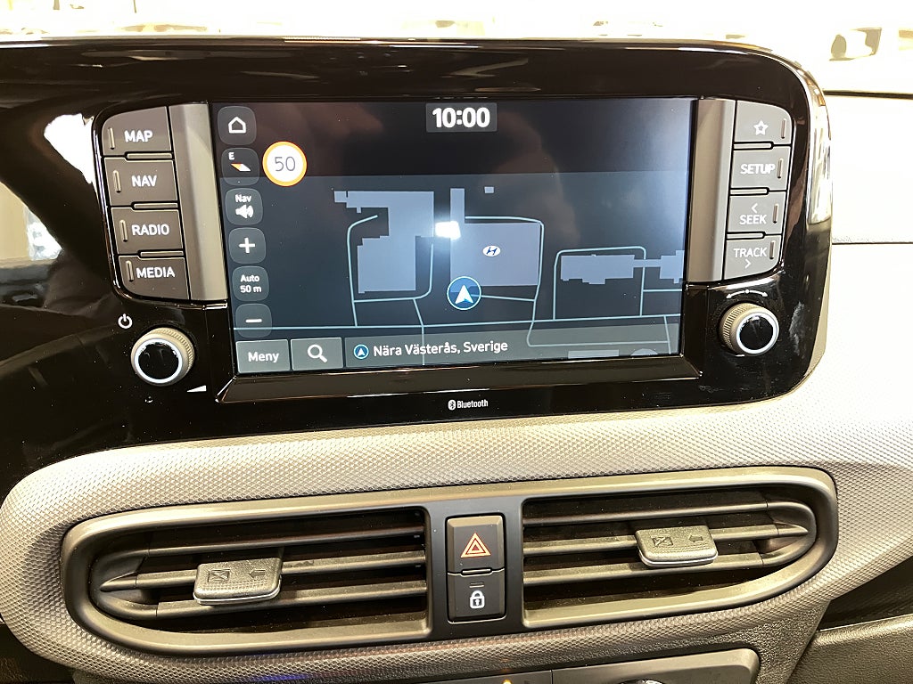 Hyundai i10 1.0 Man / V-hjul/ Kamera/ P-Sensor/ Rattvärme/ CarPlay thumbnail