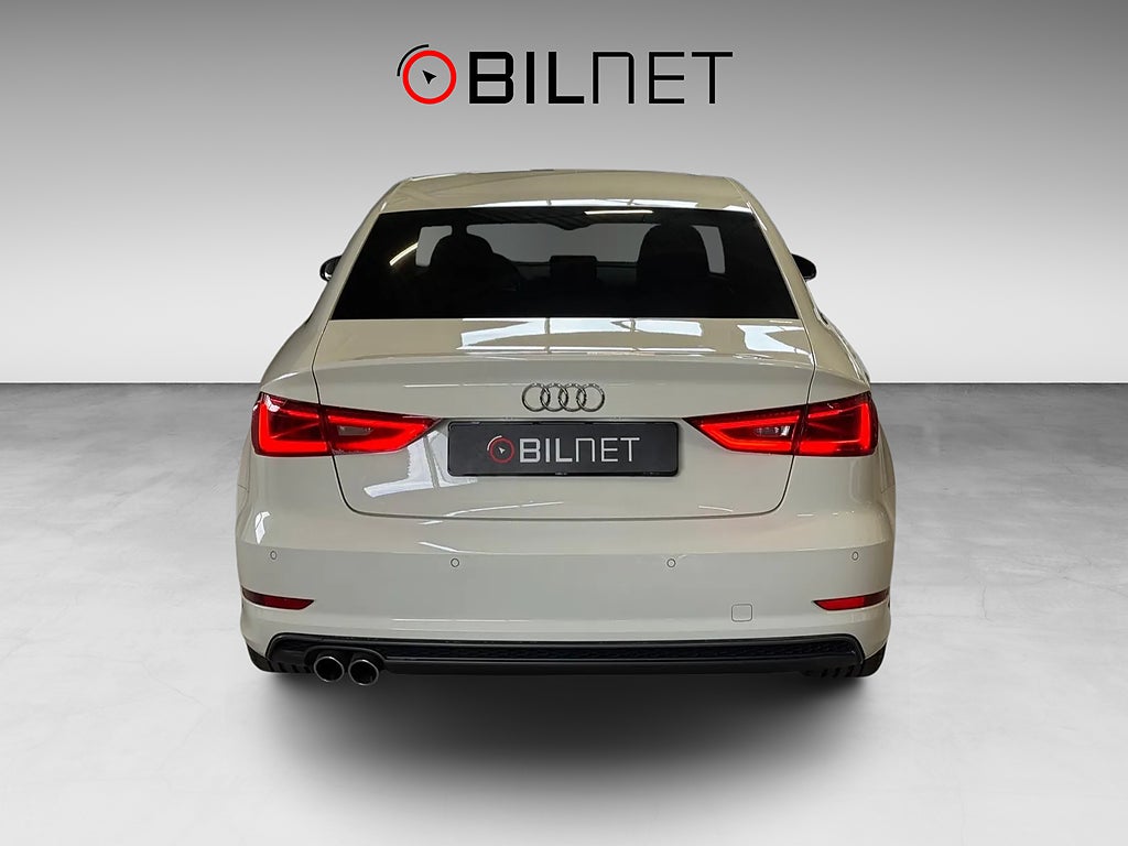 Audi A3 Sedan 2.0 TDI quattro *3,99%* S-tron S-Line 184hk 19"
