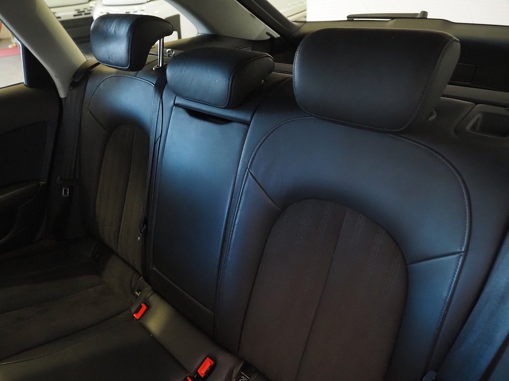 Audi A6 Avant 3.0 TDI V6 Quattro 218hk Drag D-Värm Halvskinn 2016