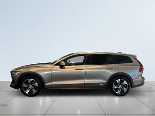 Volvo V60 Cross Country D4 AWD Geartronic Dvärm/Drag/Kamera/Sensorer – bild 4