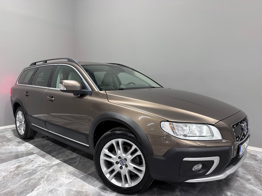 Volvo XC70 D4 AWD Auto/Classic/Summum/GPS/Värmare/Drag/Skinn