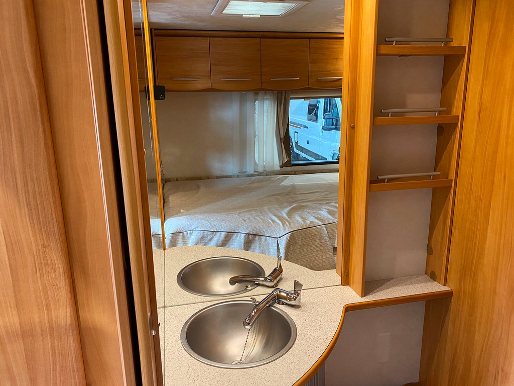 Adria Adora 512 UP  1279 kr/månaden/Vi tar inbyten/Förtält - Adria