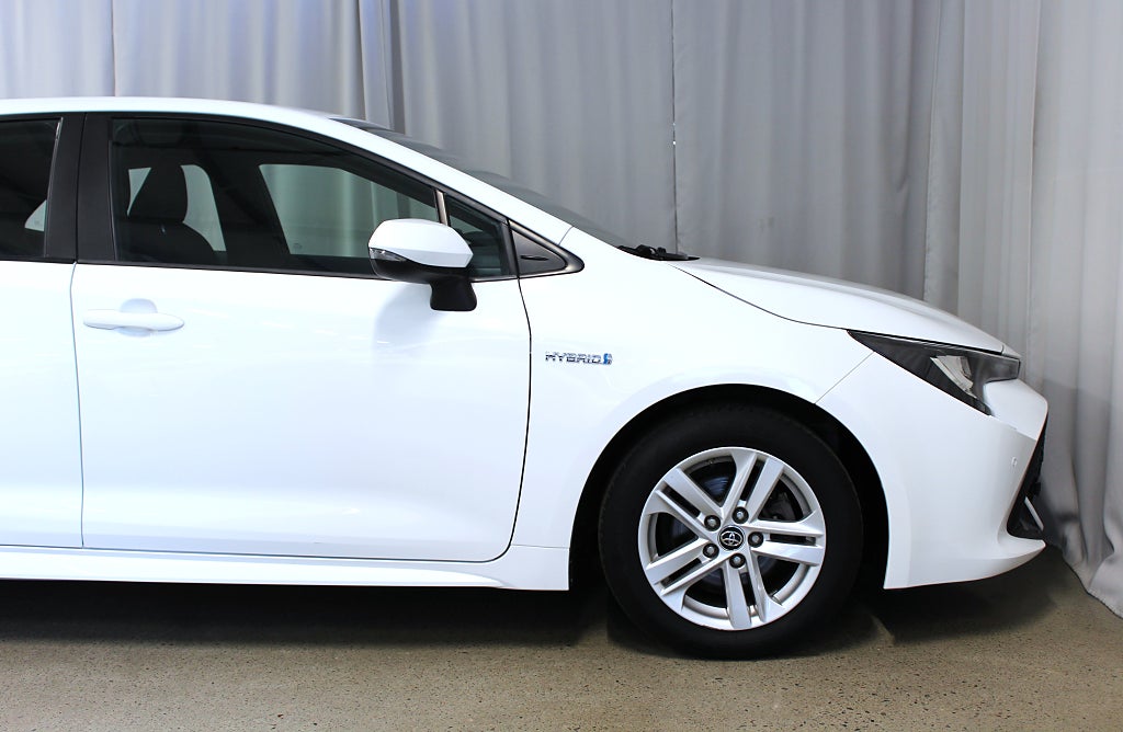 Toyota Corolla Hybrid 122HK, Active, S&V-hjul, B-kamera, 3,99% Ränta