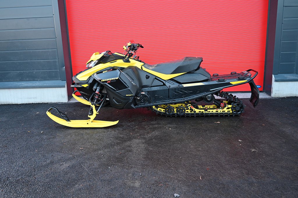 Ski-Doo Renegade 137" 900 Ace Turbo R