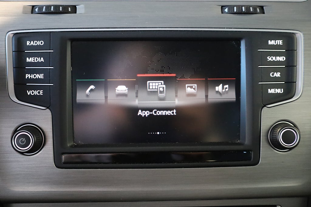 Volkswagen Golf 5-dörrar 1.6 TDI  4Motion Drag Värmare Blåtand Carplay 2016