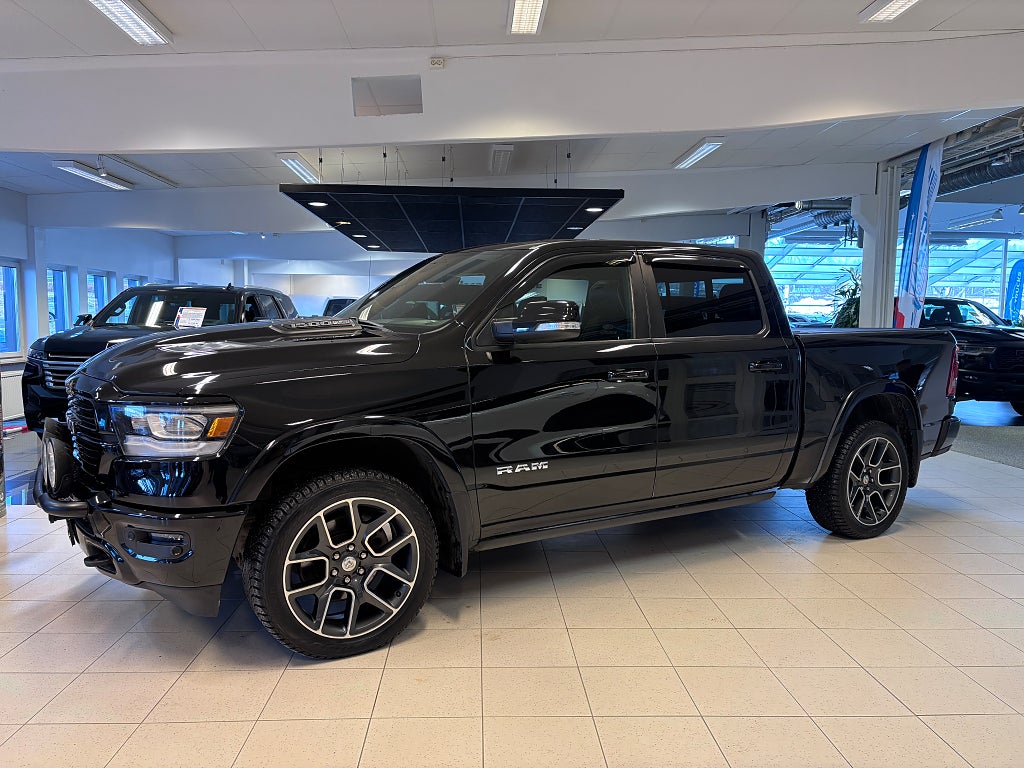 RAM 1500 Laramie 5.7 HEMI *Bensinvärmare & Sportavgassystem*