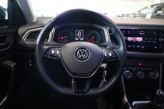 SUV Volkswagen T-Roc 17 av 28