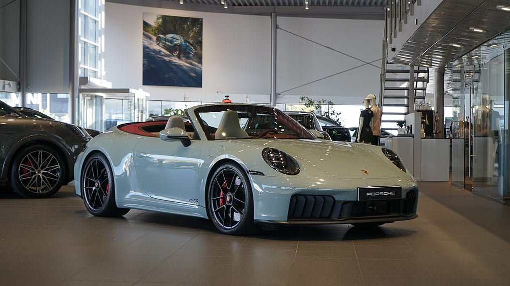 Porsche 911 992 Carrera 4 GTS Cabriolet