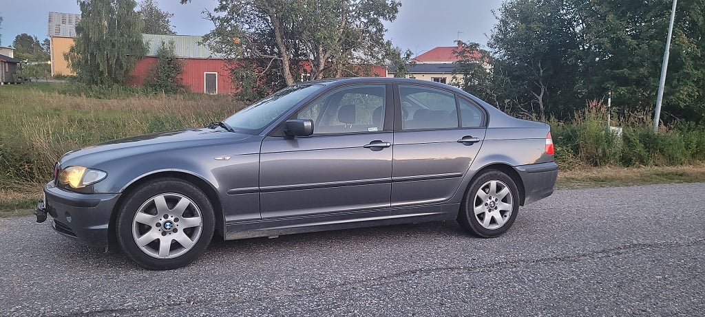 BMW 318I Sedan 