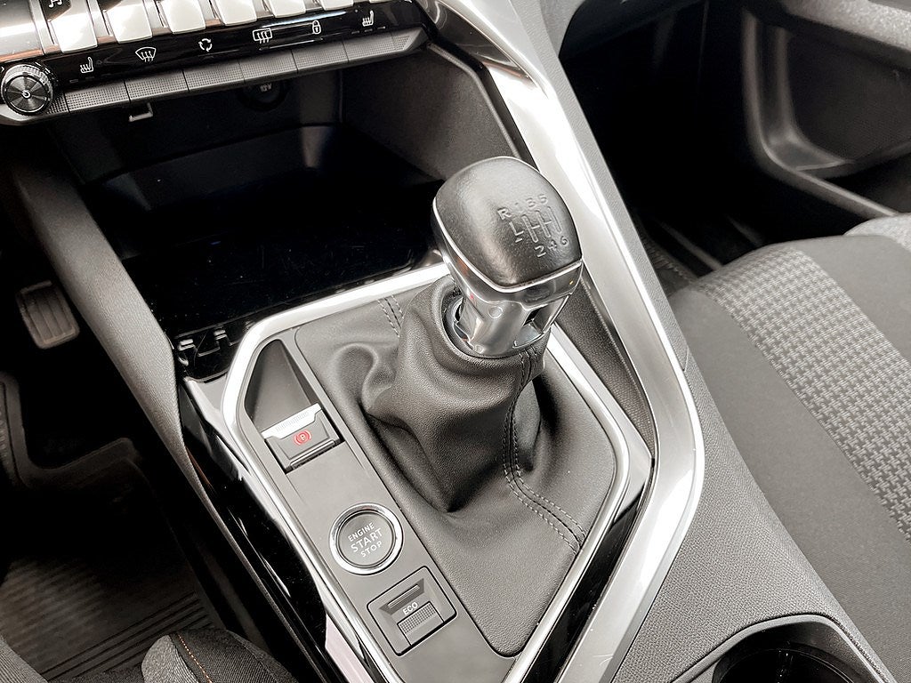 Bild på Peugeot 3008 Active Pack 1.2 PT 130hk - B-KAMERA, CARPLAY