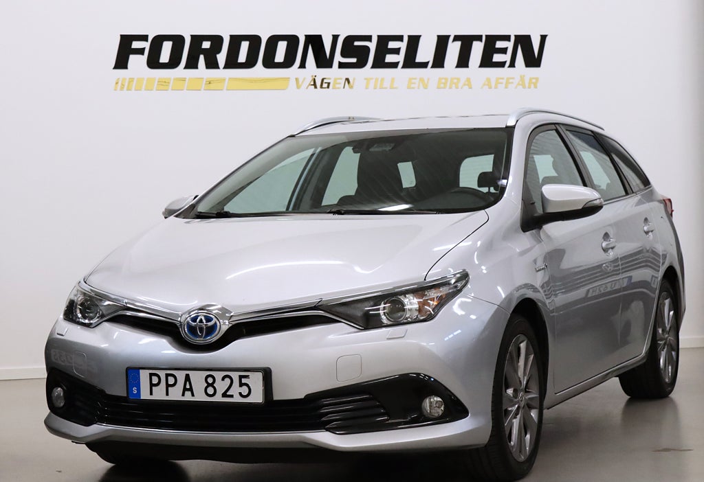 Toyota Auris Sports Hybrid Business Plus M&K Värmare B-kamera 136hk