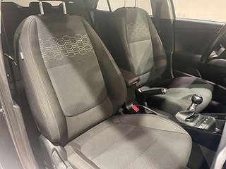 Halvkombi Kia Rio 10 av 25