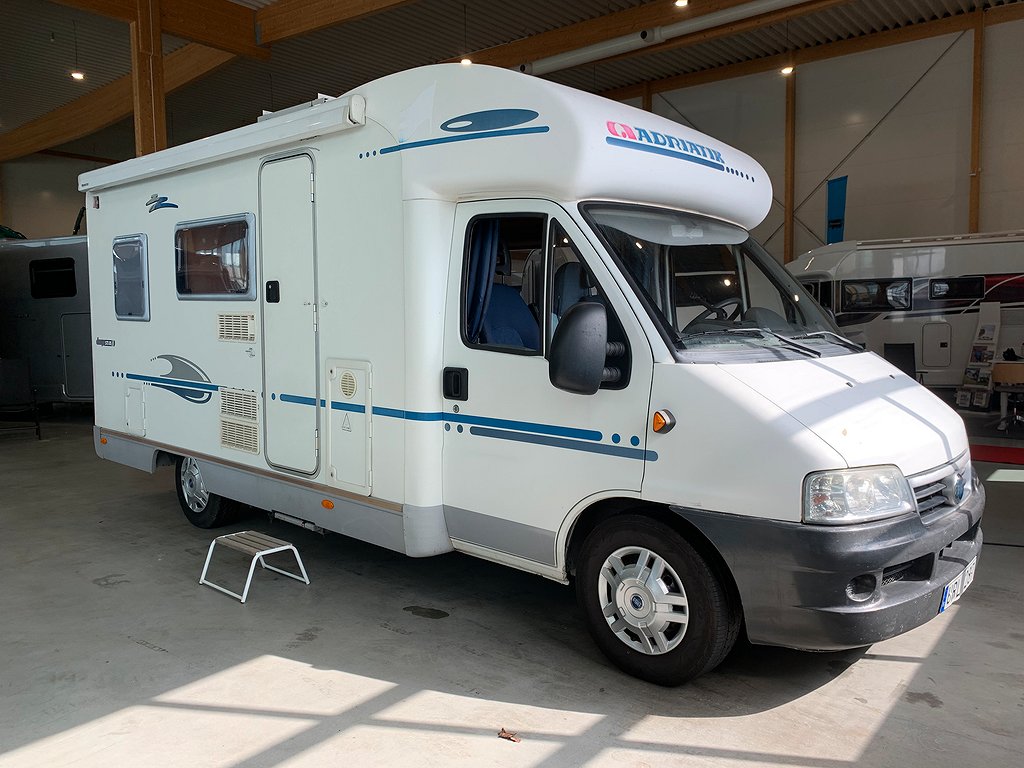 S 573 DS - Adria S 573 DS / Solcell / Maxxfan / 6 bältade / Markis