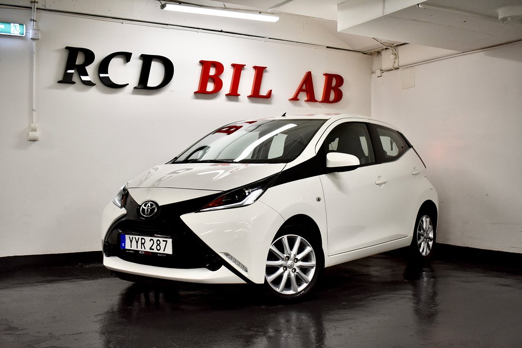 Toyota Aygo 5-DÖRRAR 1.0 VVT-i X-SHIFT X-PLAY VÄRMARE EU 6 