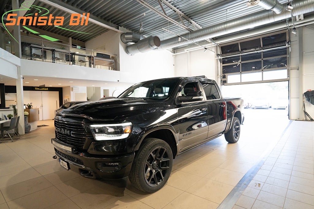 Dodge RAM 1500 V8 4x4 LARAMIE NIGHT PANO LUFT LÄDER 360 EXTRALJUS MOMS