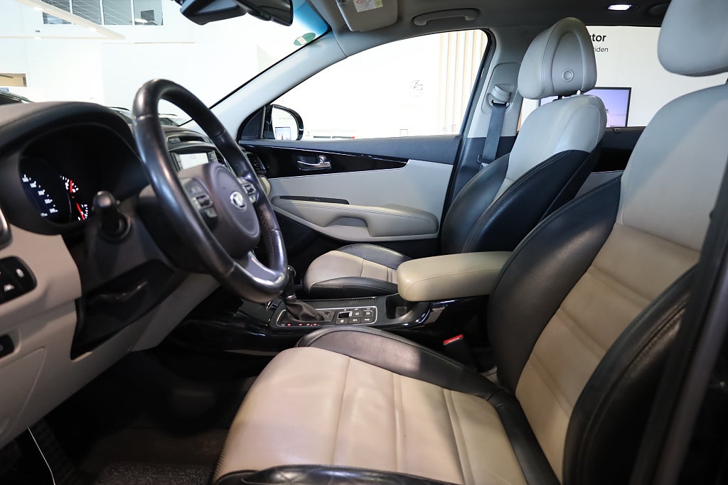 Kia Sorento 2.2 CRDi AWD AUT Drag M-Värme Pano 360 Navi Läder 7-sit 2016