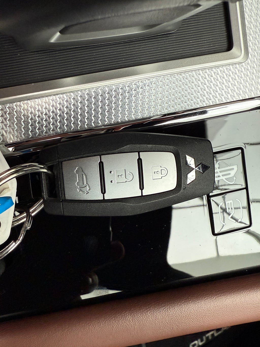 Mitsubishi Outlander INSTYLE PHEV EDITION 4WD  thumbnail