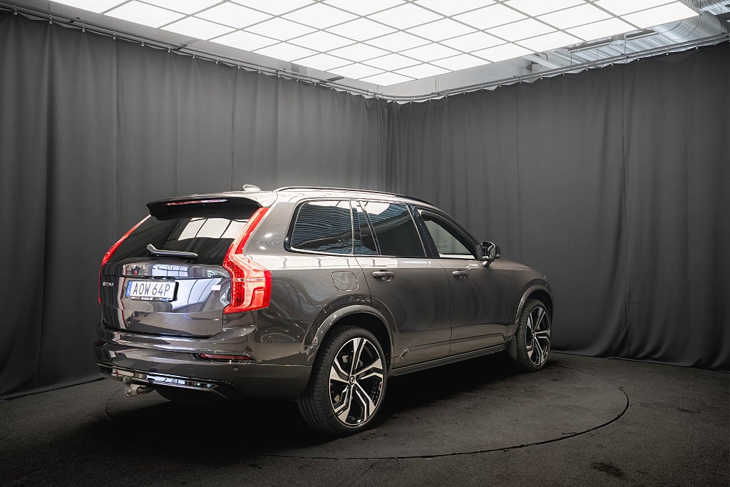 Volvo XC90 Recharge T8 AWD ULTIMATE DARK B&W LUFT 22'' MOMS MAX