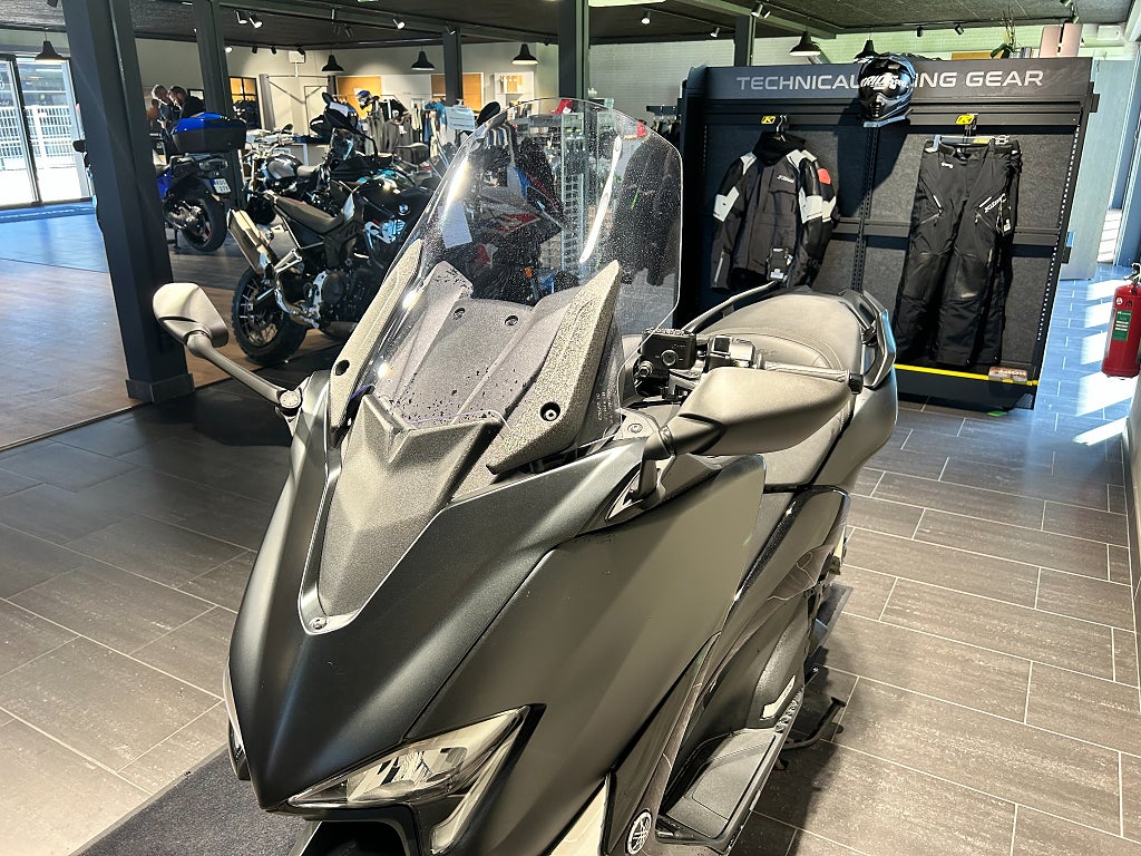 Yamaha T-Max 500 DX 3,45%/20 mil/Nyservad