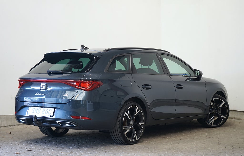 Seat Leon ST León Sportstourer e-Hybrid FR B-kamera Dragkrok 204hk
