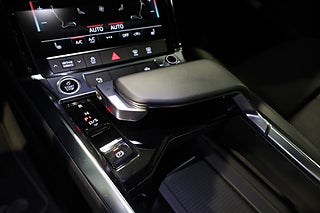 SUV Audi q8-e-tron 26 av 31