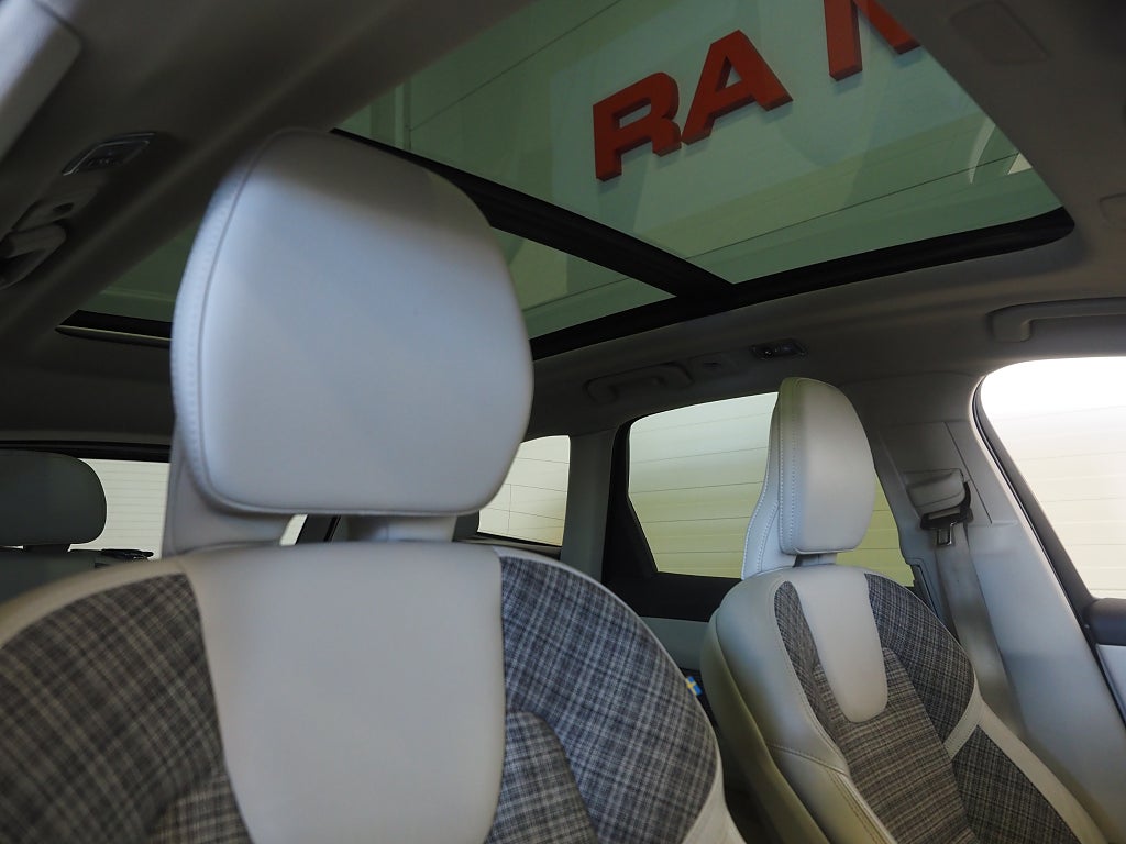 Volvo XC60 B4 AWD Geartronic Momentum 360° Pano Drag Navi Värm