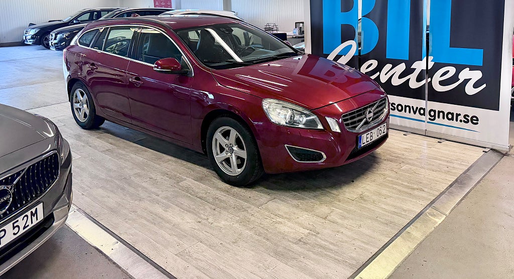 Volvo V60 T4 Powershift Momentum 