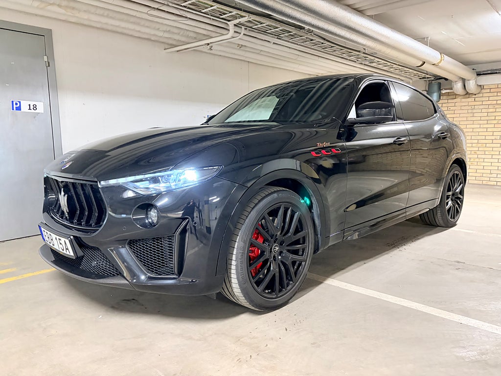 Maserati Levante Trofeo V8 3,8L 581 HK Panorama OBS 1780 mil !!!